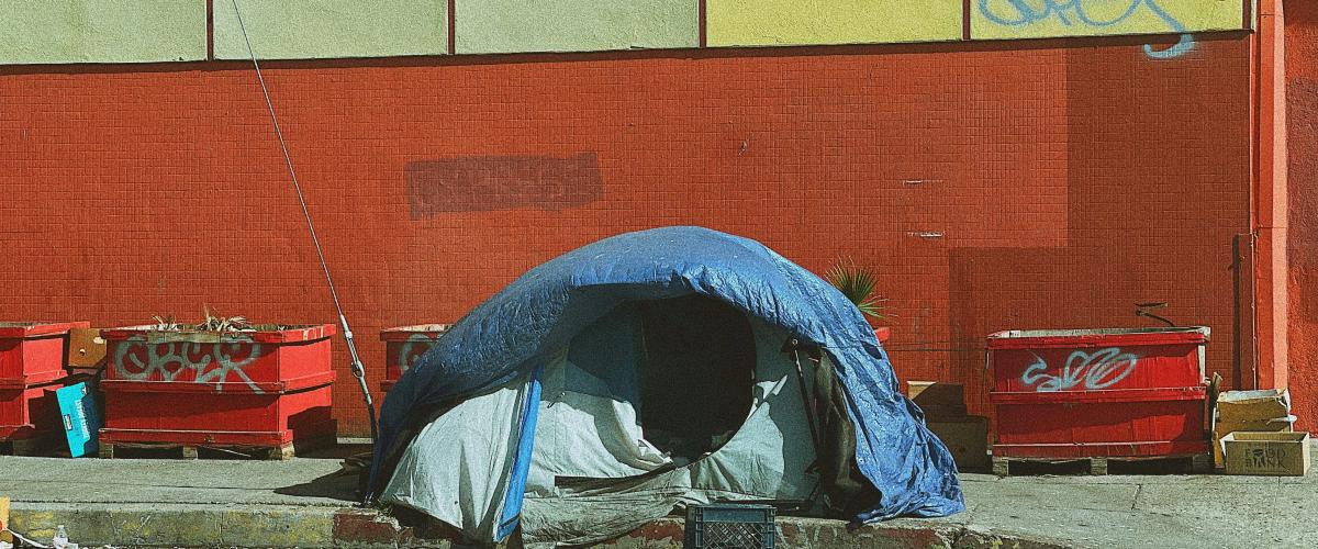 Bezdomnyj mężczyzna w Kalifornii wygrywa nagrodę 1 miliona dolarów w grze losowej