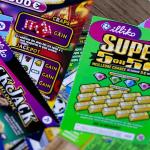 Vyro laimėjimas loterijoje leido jo žmonai laimėti 300 000 dolerių