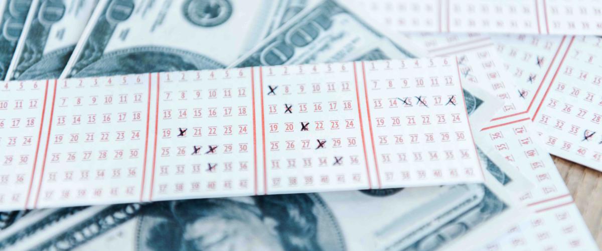 Moteris iš Michigan, lošusi Lotto 47 nuo pat pradžios prieš dešimtmečius, laimi 1,1 milijono dolerių prizą