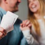 Merilando vyras vos nedavė laimėto $50,000 loterijos bilieto
