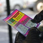 Moterį iš Maryland, laimėjusią 1 milijono dolerių prizą šventinioje loterijoje, lydi vėlai mirusios motinos palaiminimas