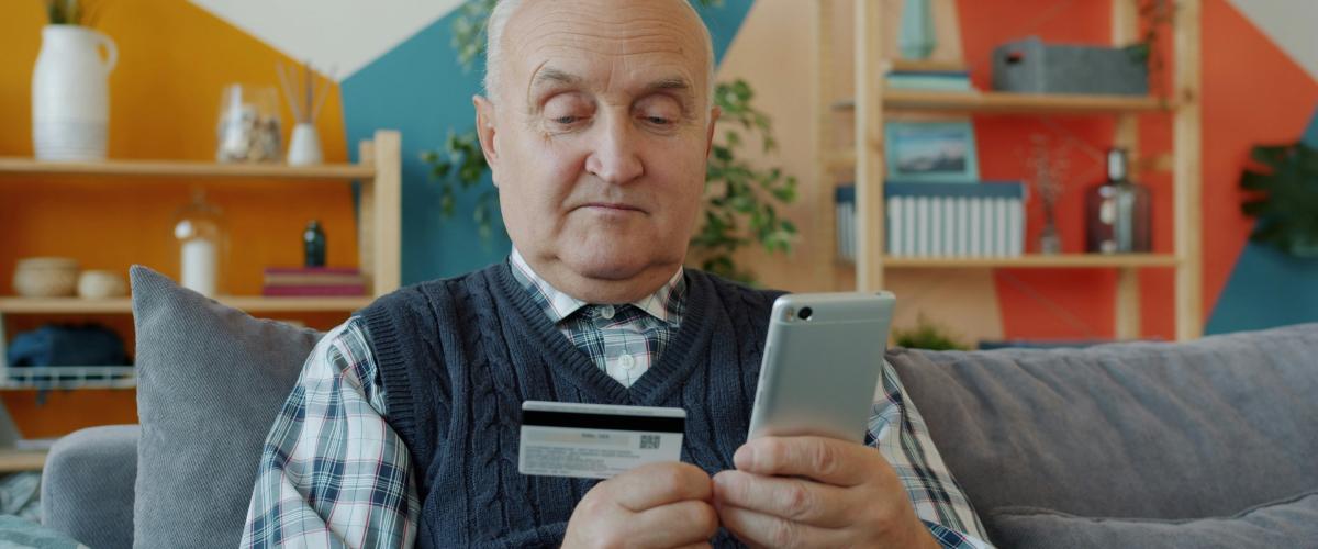 80 metų britas, laimėjęs 2,4 mln. svarų loterijoje, finansavo narkotikų imperiją