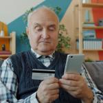 80 metų britas, laimėjęs 2,4 mln. svarų loterijoje, finansavo narkotikų imperiją