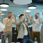 Aštuoni Kentucky biuro darbuotojai laimėjo 200 000 JAV dolerių Powerball loterijos prizą