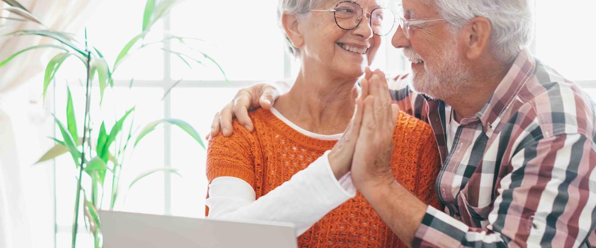 Vėluotas" medaus mėnuo po 48 metų santuokos: Kanados pora laimėjo 5 milijonus dolerių loterijoje Lotto 6/49